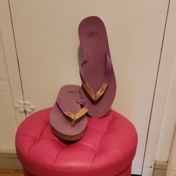 UGG Women's Sandals in Purple and Gold 2" wedge w/ a 1.5" platform NWOT - Picture 1 of 4